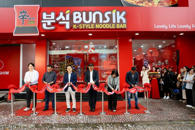 Pop-up Store Nongshim lần đầu xuất hiện tại Việt Nam, trở thành điểm đến thu hút giới trẻ- Ảnh 1.