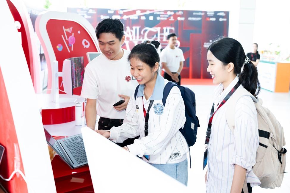 LG Campus Ambassador 2025 tiếp nối hành trình gắn kết thế hệ trẻ qua chuỗi hoạt động sôi nổi và đầy cảm hứng- Ảnh 2.