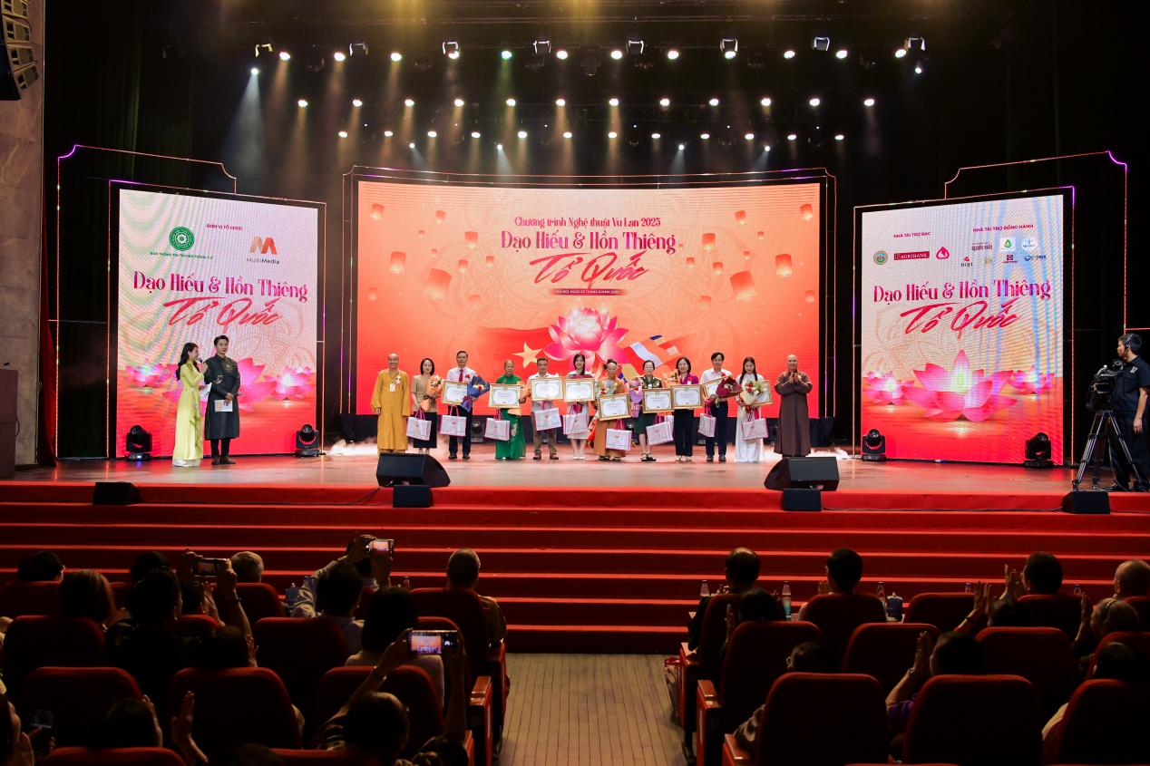 Vu Lan 2025: Mùa hiếu nghĩa chạm đến trái tim mọi thế hệ- Ảnh 4.