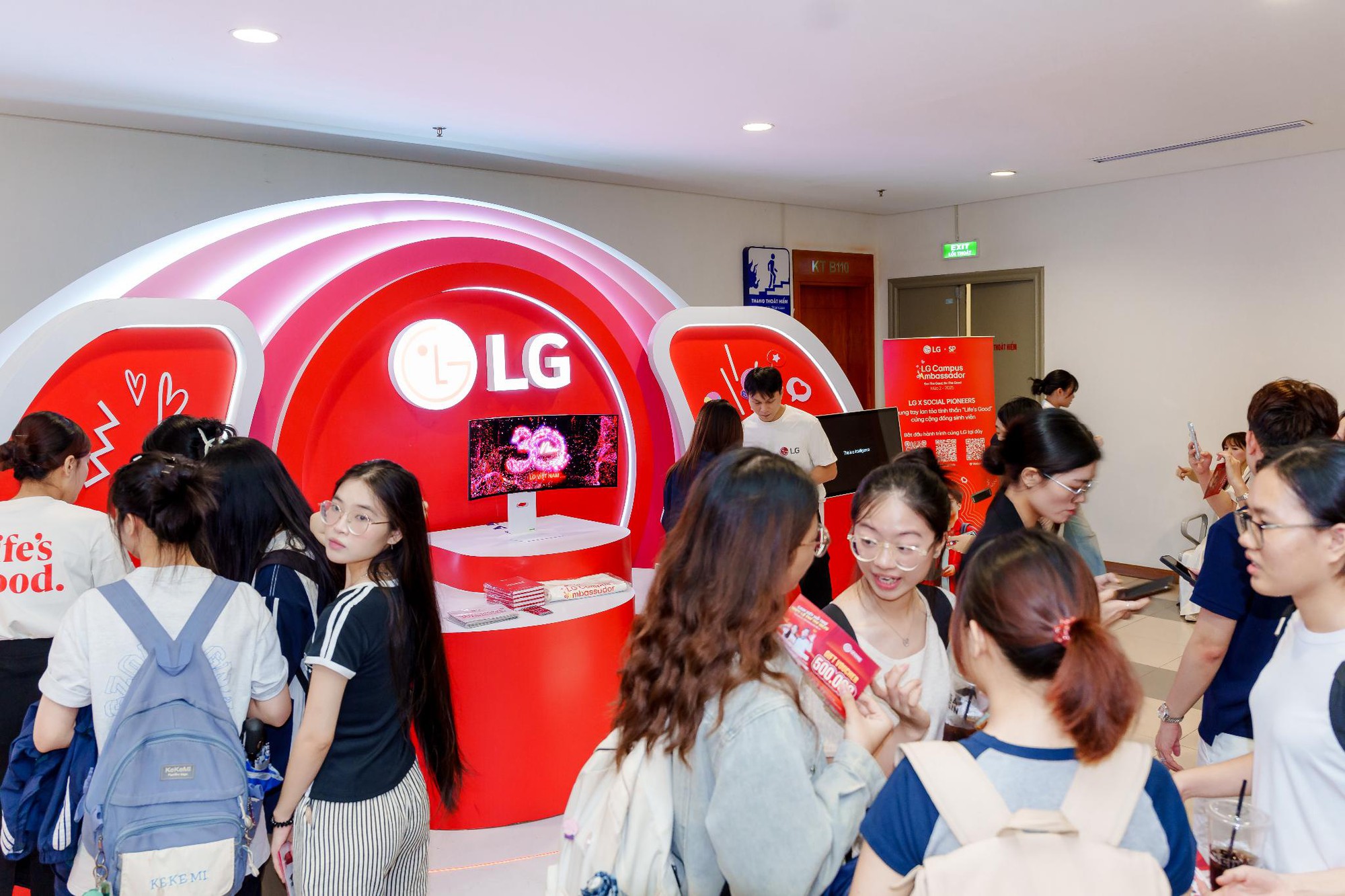 LG Campus Ambassador 2025 tiếp nối hành trình gắn kết thế hệ trẻ qua chuỗi hoạt động sôi nổi và đầy cảm hứng- Ảnh 4.