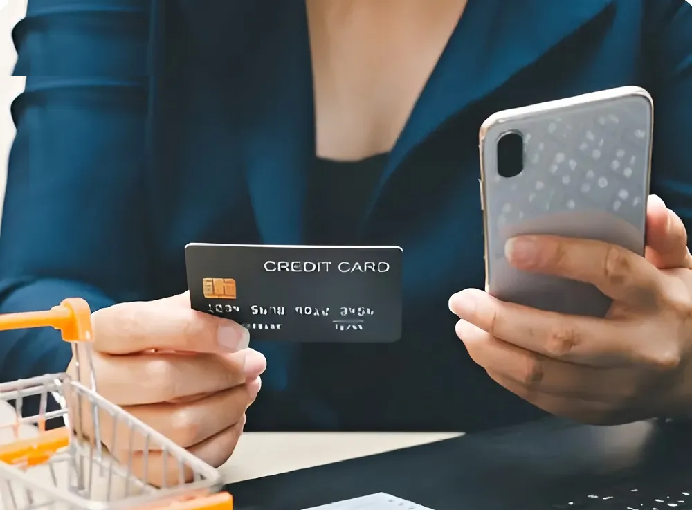 Vừa nạp 800 triệu đồng vào thẻ ngân hàng, khi thanh toán bữa tối cô gái sững sờ khi nhân viên thông báo: "Tài khoản không đủ số dư"- Ảnh 1.