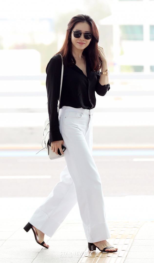 Son Ye Jin toàn mặc đồ siêu đơn giản ra sân bay, nhưng kỳ lạ là luôn đẹp và chuẩn mốt- Ảnh 5.