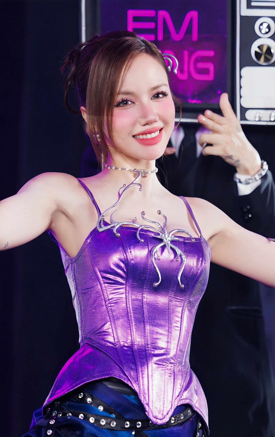Phương Ly nhắn thẳng Châu Bùi khi vướng drama 