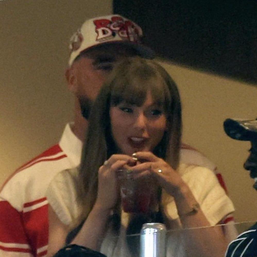 500.000 người choáng khi Taylor Swift khoe nhẫn đính hôn to 