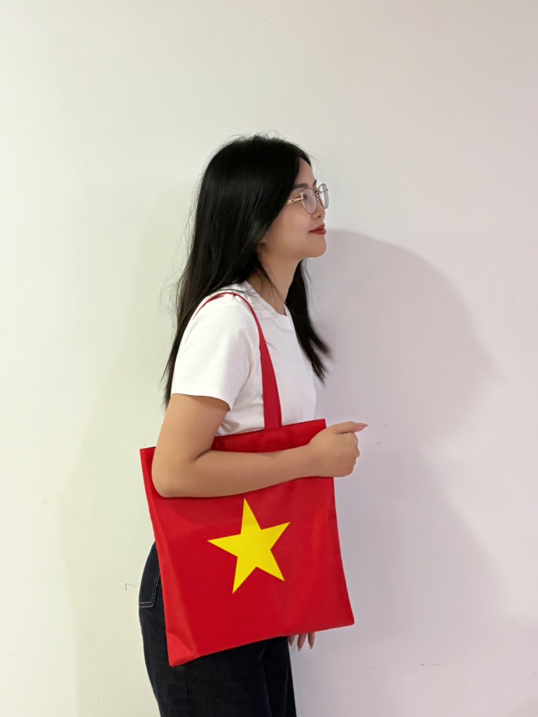 Từ chiếc "túi tự hào" được tặng miễn phí, thấy cái cách một thương hiệu Việt lâu đời ân cần lắng nghe giới trẻ, để "trẻ lại 10 tuổi"- Ảnh 4.
