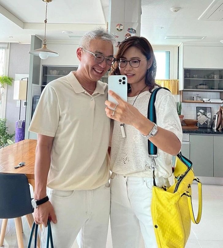 Sai lầm tài chính lớn nhất của đàn ông trung niên: Nghĩ mình phải lo tất cả- Ảnh 1.