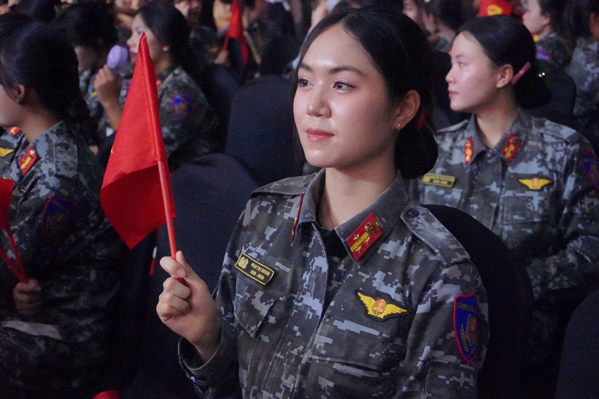“Gà con đi điều lệnh” - mỹ nhân ĐH Cảnh sát nhân dân TP.HCM đang được tìm kiếm là ai?- Ảnh 8.