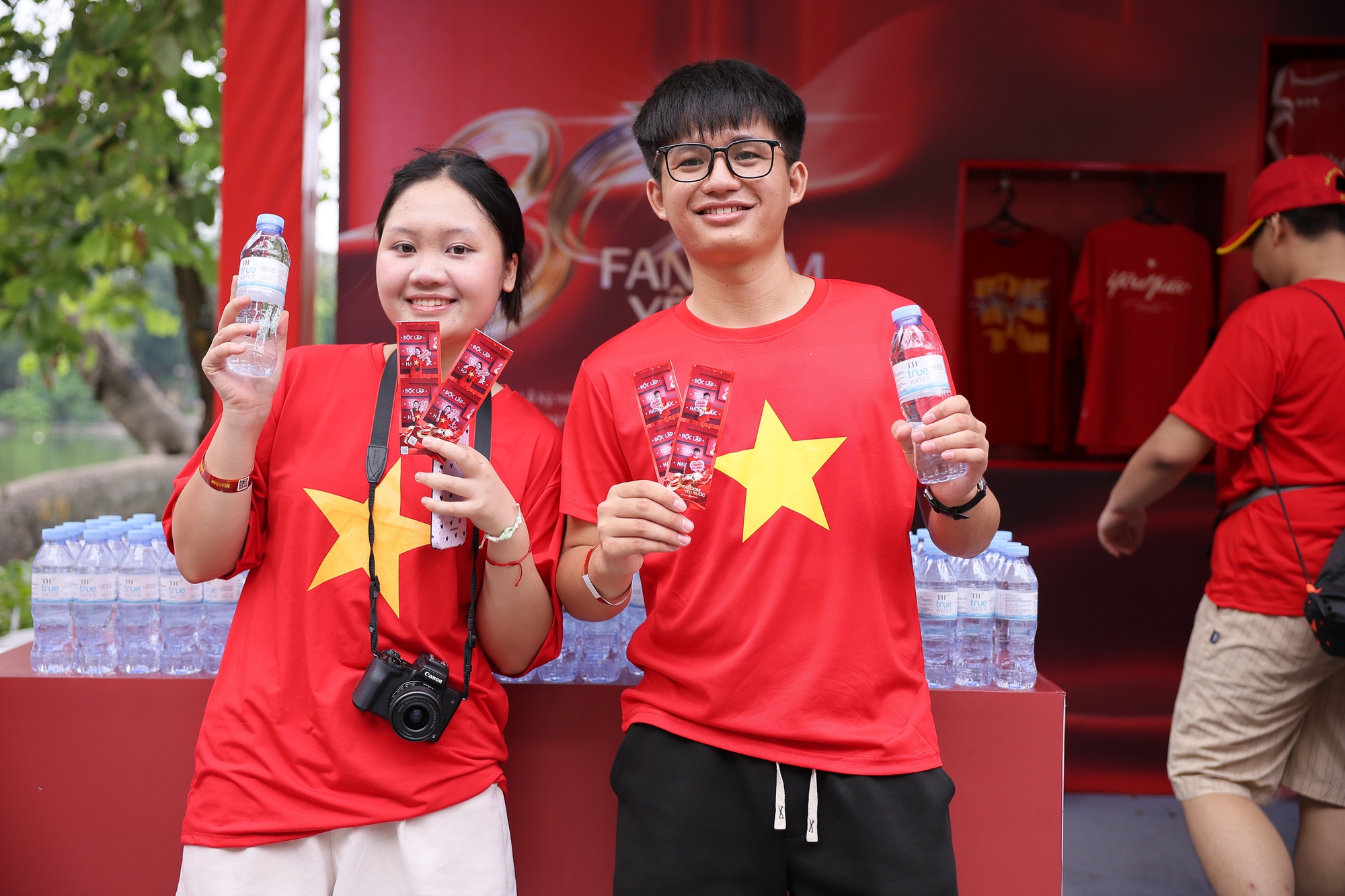 Booth Fandom Yêu Nước tại Lễ hội Độc lập – 80 năm Tự hào Việt Nam: Điểm hẹn gắn kết cộng đồng tại Hồ Gươm- Ảnh 3.
