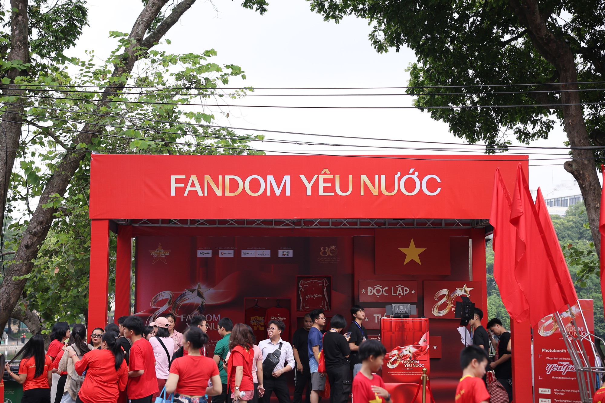 Booth Fandom Yêu Nước tại Lễ hội Độc lập – 80 năm Tự hào Việt Nam: Điểm hẹn gắn kết cộng đồng tại Hồ Gươm- Ảnh 2.