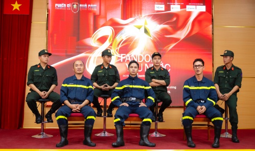 Dàn sao Chiến sĩ Quả Cảm: “Chúng tôi muốn có thêm chương trình Vợ Của Chiến Sĩ Quả Cảm, vì khoảnh khắc dũng cảm nhất là khi họ trở đối diện với vợ con và gia đình”- Ảnh 17.