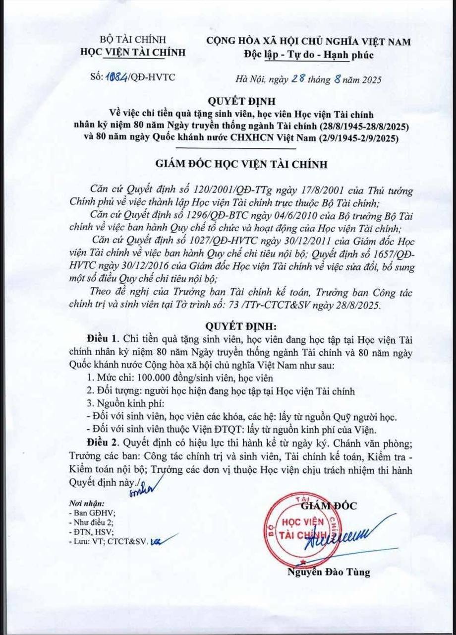 Một trường đại học bất ngờ tặng tiền cho toàn bộ sinh viên- Ảnh 1.
