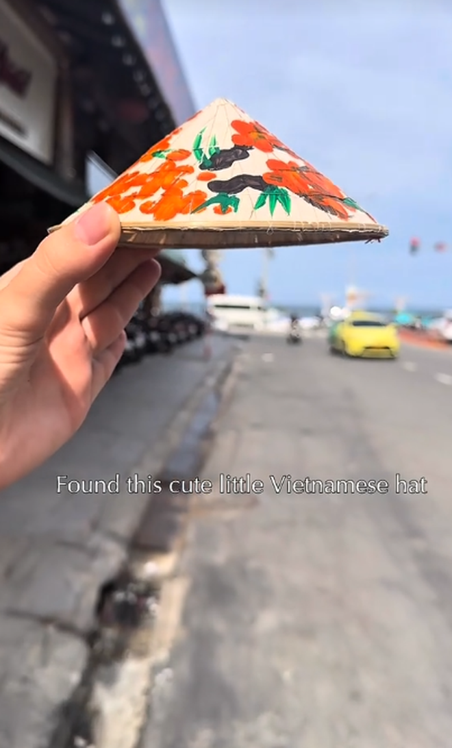 Khách Tây tâm đắc với món đồ lưu niệm Việt Nam, nhận xét: "Tôi đến đây chỉ tìm mua thứ này!"- Ảnh 3.