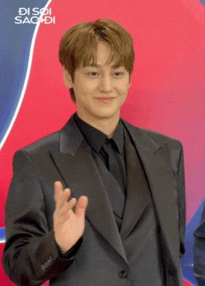 "Chàng gốm" Kim Bum khoe visual “3 không” đẹp đỉnh trên sân khấu Việt Nam, visual sau 16 năm không đổi!- Ảnh 3.