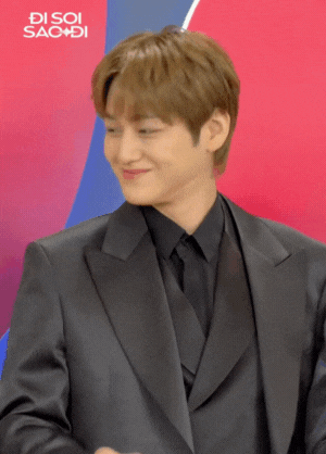 "Chàng gốm" Kim Bum khoe visual “3 không” đẹp đỉnh trên sân khấu Việt Nam, visual sau 16 năm không đổi!- Ảnh 4.