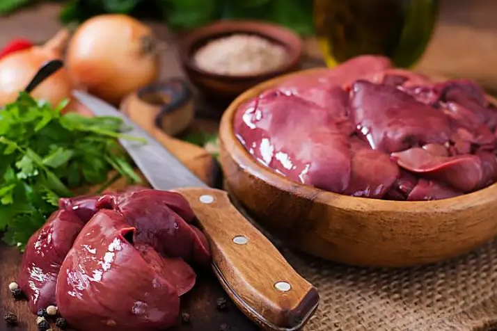 Gan lợn mua về đừng rửa ngay với nước, làm cách này sẽ khử mùi hôi, sạch độc tố- Ảnh 2. Gan lợn mua về đừng rửa ngay với nước, làm cách này sẽ khử mùi hôi, sạch độc tố- Ảnh 2.