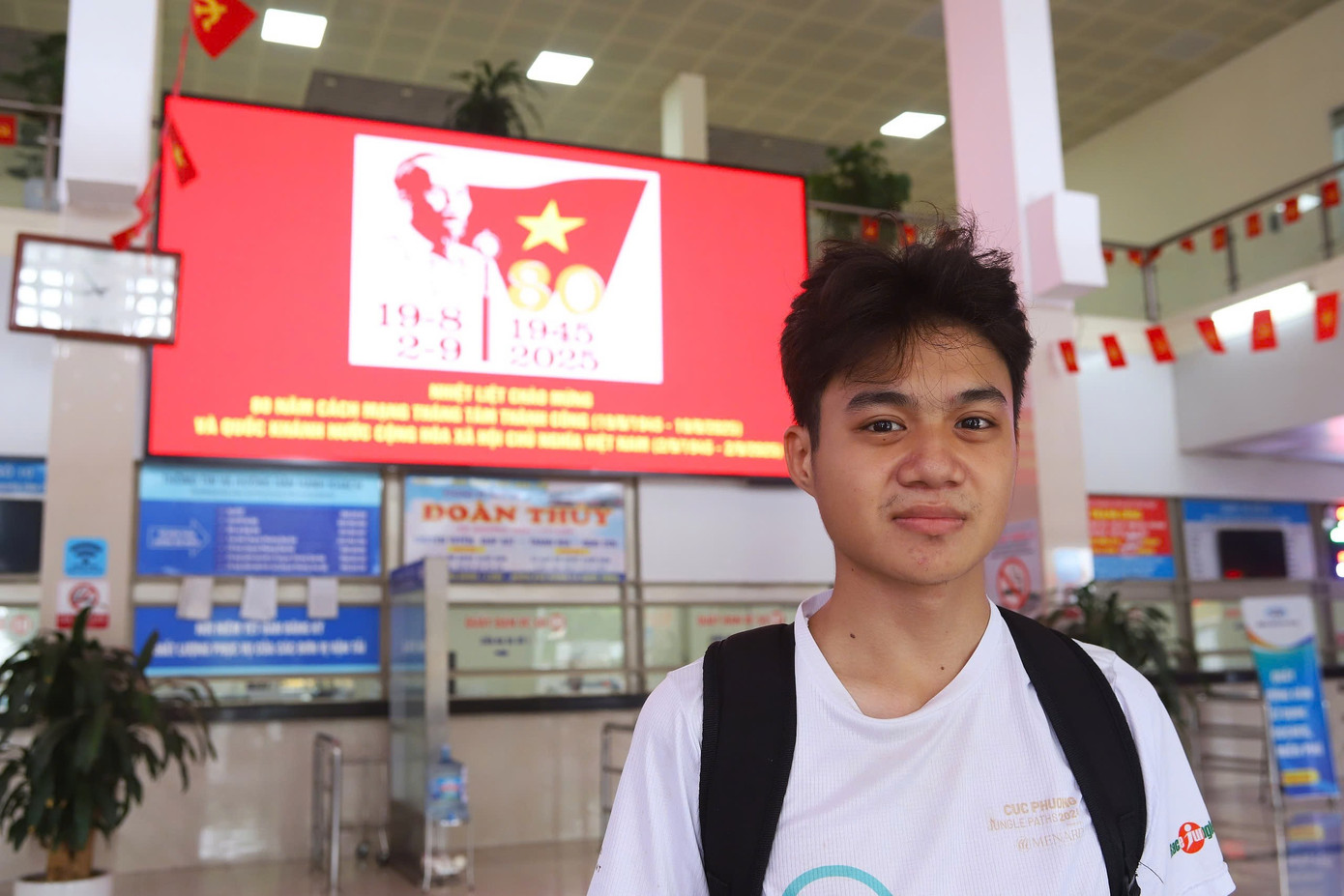 Cảnh tượng chưa từng có tại các bến xe Hà Nội dịp nghỉ lễ Quốc khánh- Ảnh 5. Cảnh tượng chưa từng có tại các bến xe Hà Nội dịp nghỉ lễ Quốc khánh- Ảnh 5.