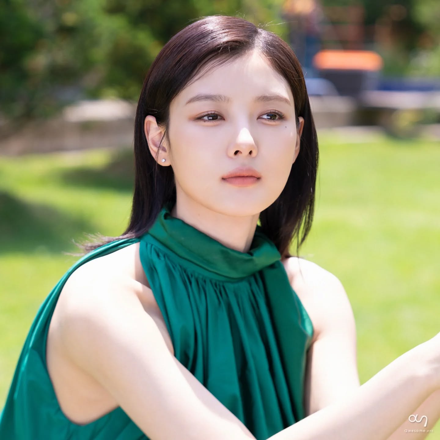 Không thể nhận ra Kim Yoo Jung nữa, em gái quốc dân làm sao thế này?- Ảnh 1. Không thể nhận ra Kim Yoo Jung nữa, em gái quốc dân làm sao thế này?- Ảnh 1.