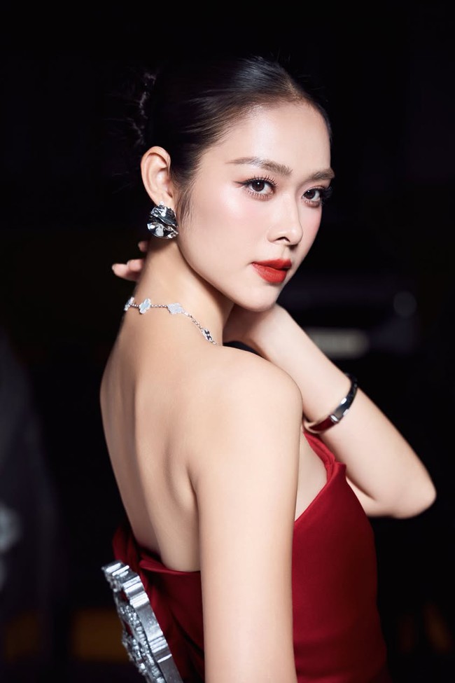 Hotgirl lấy con trai nghệ sĩ 