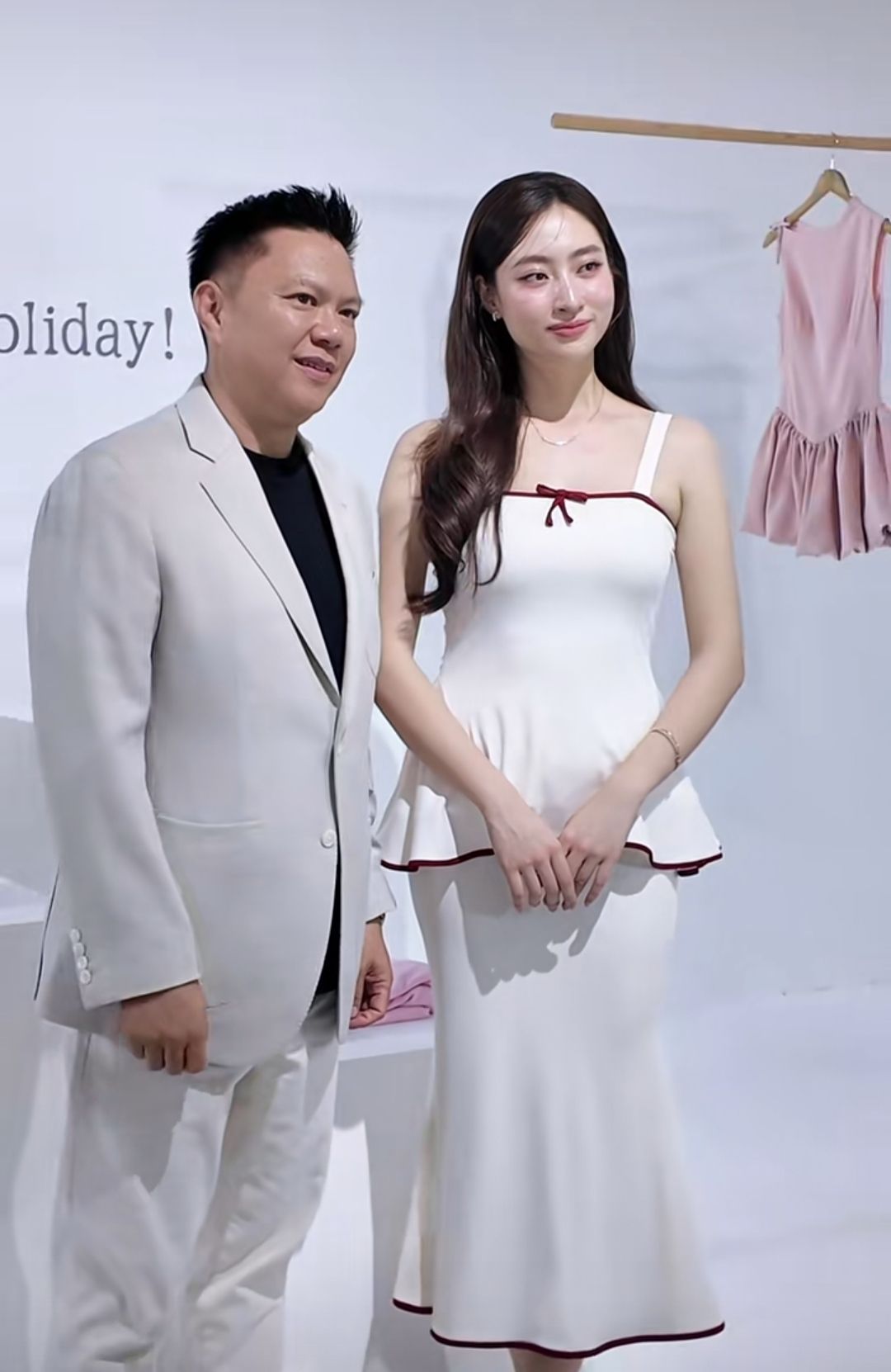 Chuyện gì đang xảy ra với Hoa hậu Lương Thùy Linh?- Ảnh 4.