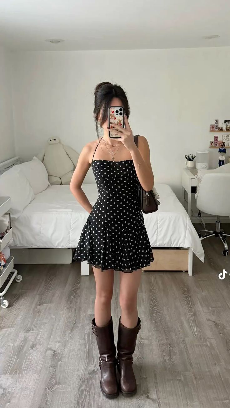 Chị em từ châu Á đến trời Tây đang chìm đắm với đồ chấm bi, tưởng 