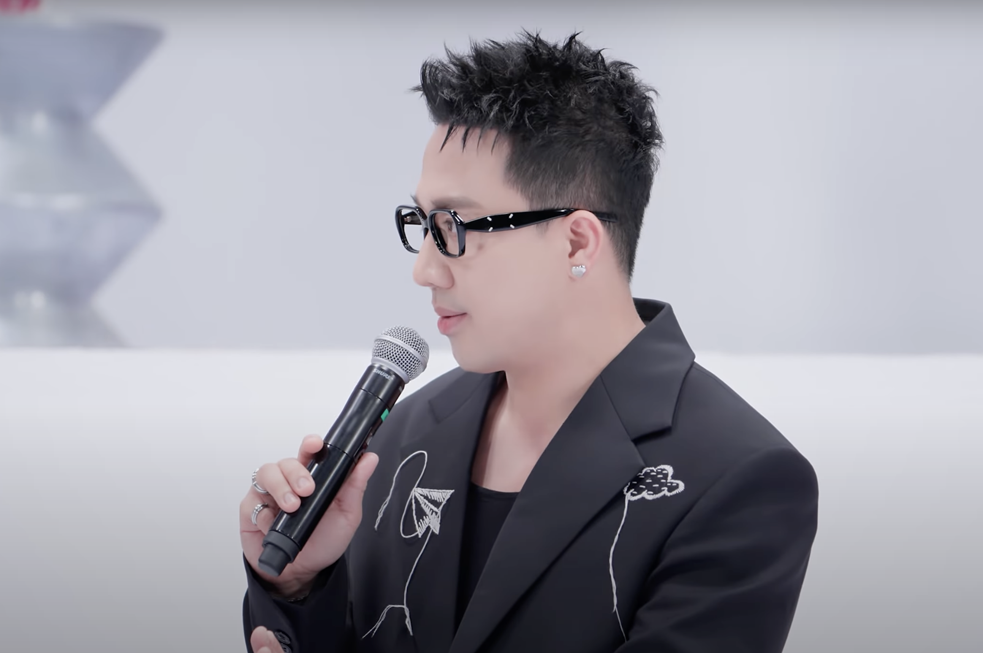 Em Xinh Say Hi loại sốc 6 người, Bích Phương Em Xinh Say Hi loại sốc 6 người, Bích Phương