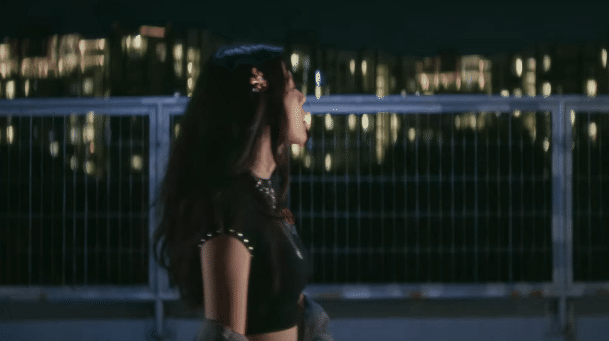 1 Em Xinh bị loại đem cả quán cơm gà lên MV debut, khoảnh khắc khiến dân tình 