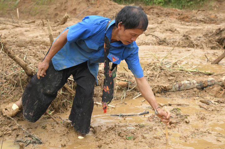 Lũ dữ xé toạc núi rừng, bản làng ở Điện Biên thành biển bùn hoang tàn- Ảnh 4.
