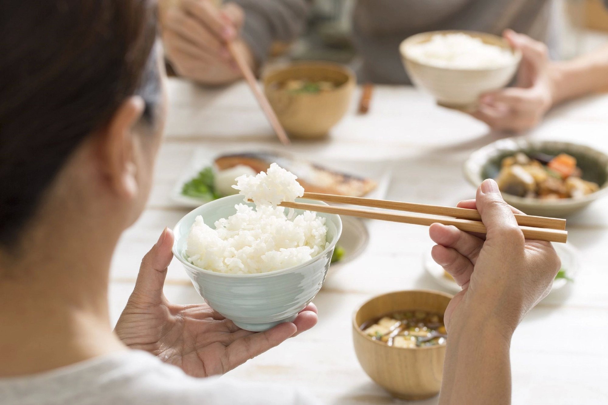 Tôi đã bỏ ngay 4 kiểu tiết kiệm này để bảo vệ tính mạng cả nhà sau khi biết chúng là nguồn cơn khiến bệnh ung thư phát triển- Ảnh 1.
