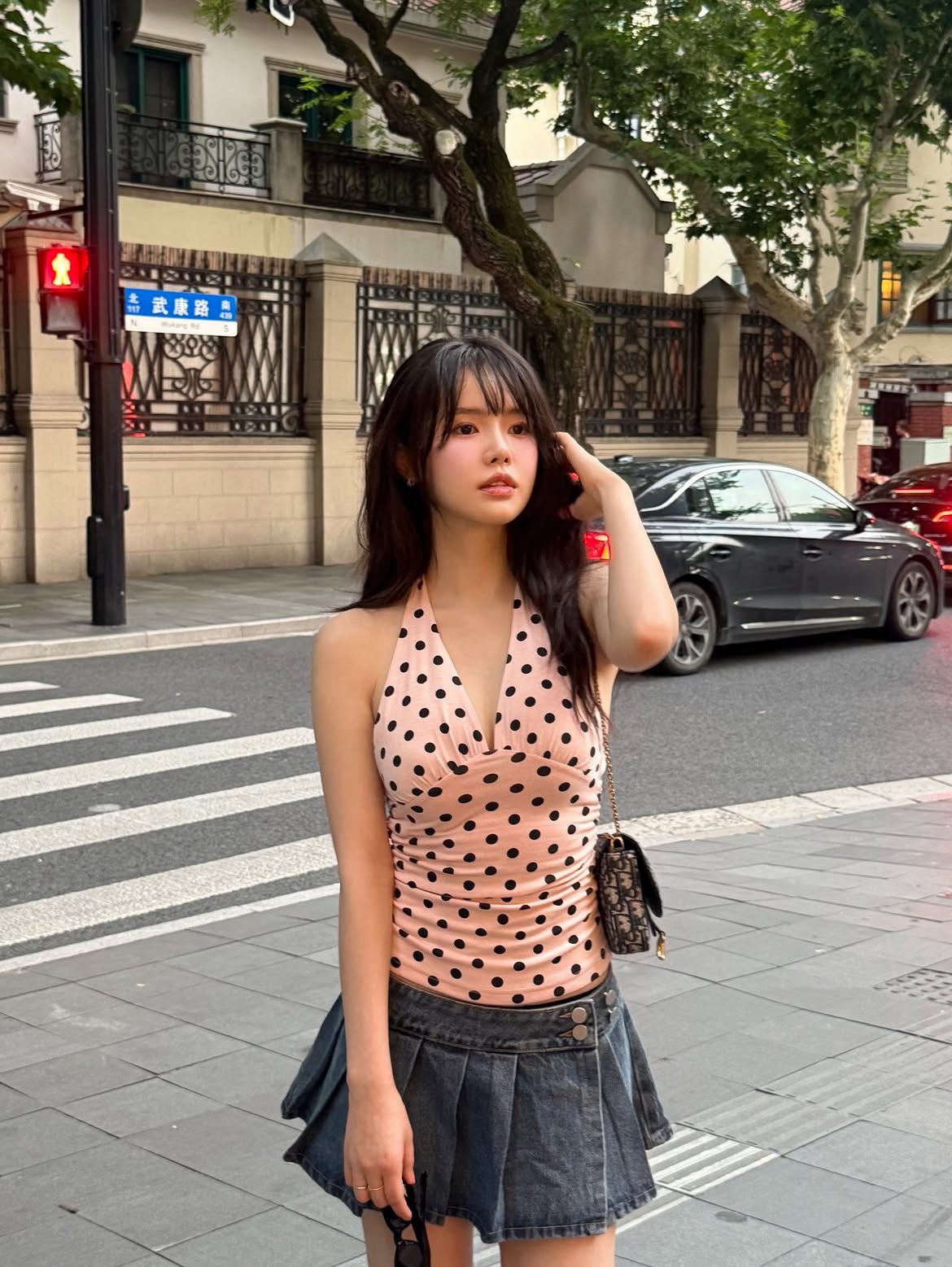 Chị em từ châu Á đến trời Tây đang chìm đắm với đồ chấm bi, tưởng 