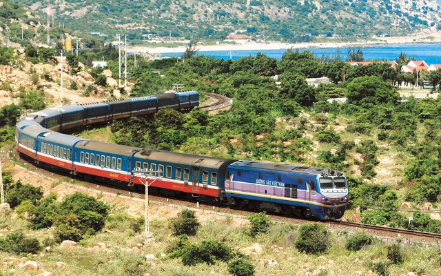 Chuyến tàu chạy gần 500km, đi chỉ mất 1 đêm: Tàu đóng mới hoàn toàn, tiêu chuẩn như máy bay- Ảnh 1.