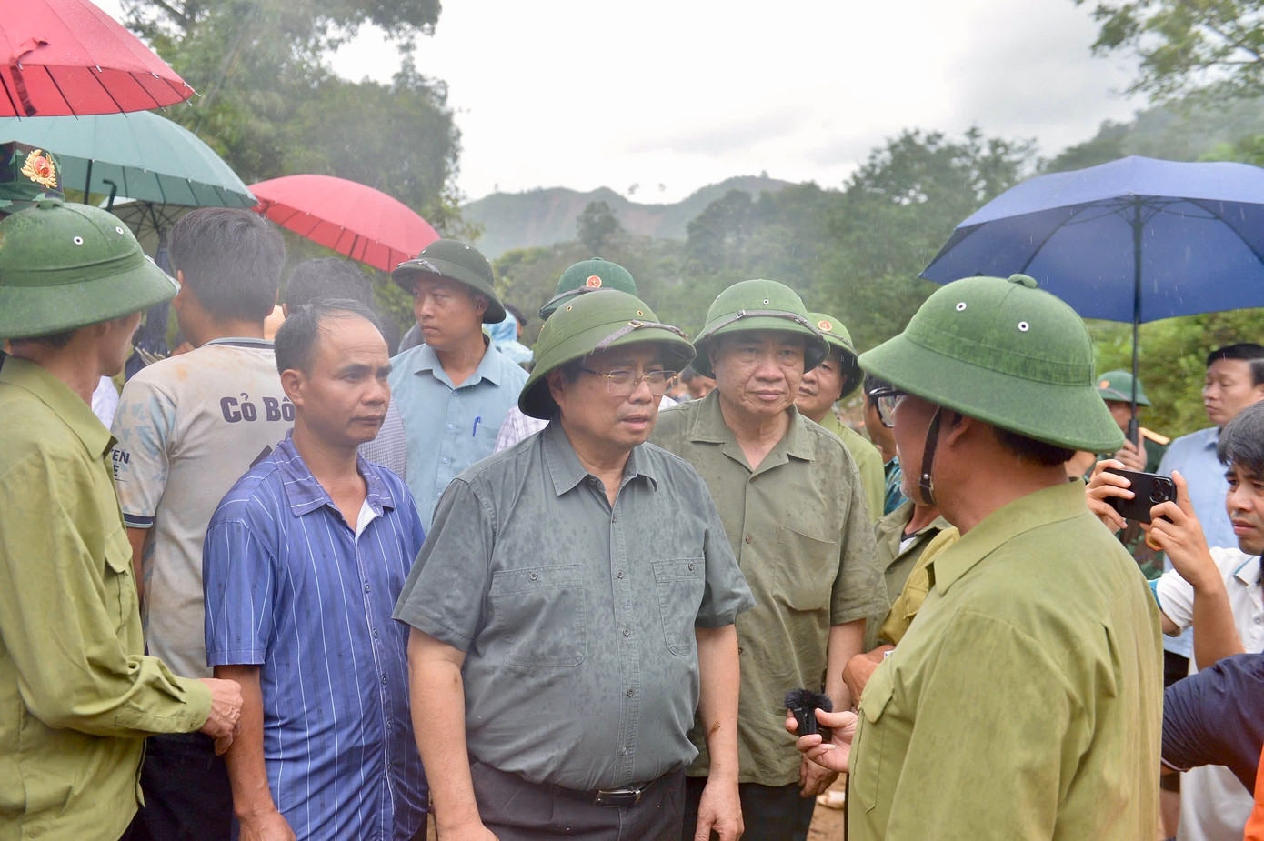 Thủ tướng tới điểm nóng mưa lũ Điện Biên, trực tiếp chỉ đạo khắc phục hậu quả- Ảnh 4.