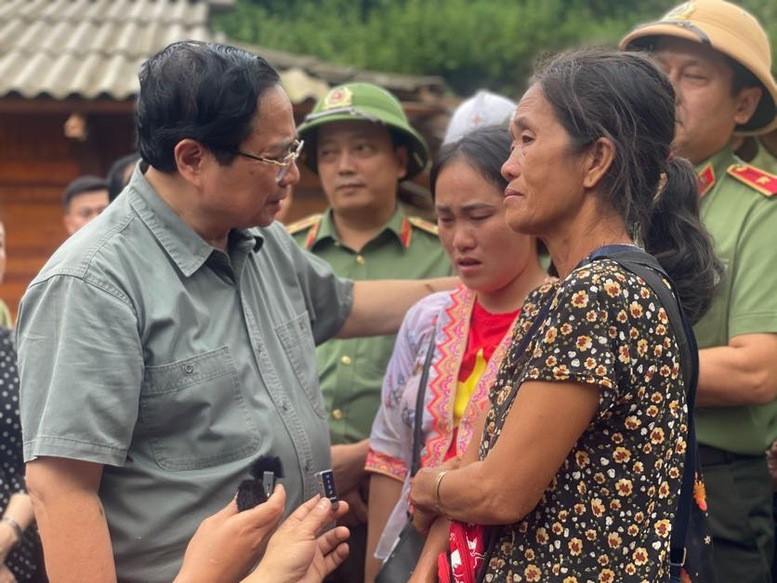 Thủ tướng tới điểm nóng mưa lũ Điện Biên, trực tiếp chỉ đạo khắc phục hậu quả- Ảnh 7.