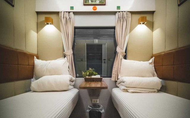 Chuyến tàu chạy gần 500km, đi chỉ mất 1 đêm: Tàu đóng mới hoàn toàn, tiêu chuẩn như máy bay- Ảnh 4.