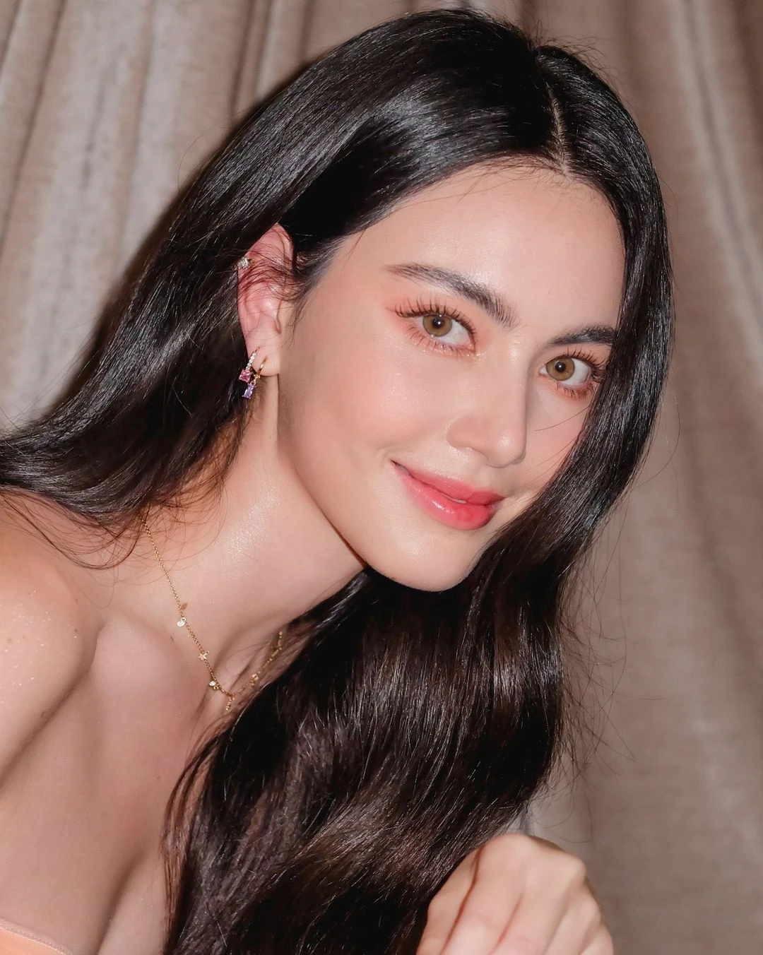 "Ma nữ đẹp nhất Thái Lan" Mai Davika chăm ăn thực phẩm giàu collagen giữ da căng bóng: Toàn món quen mặt ở chợ Việt, phụ nữ ngoài 30 nên dùng- Ảnh 1.