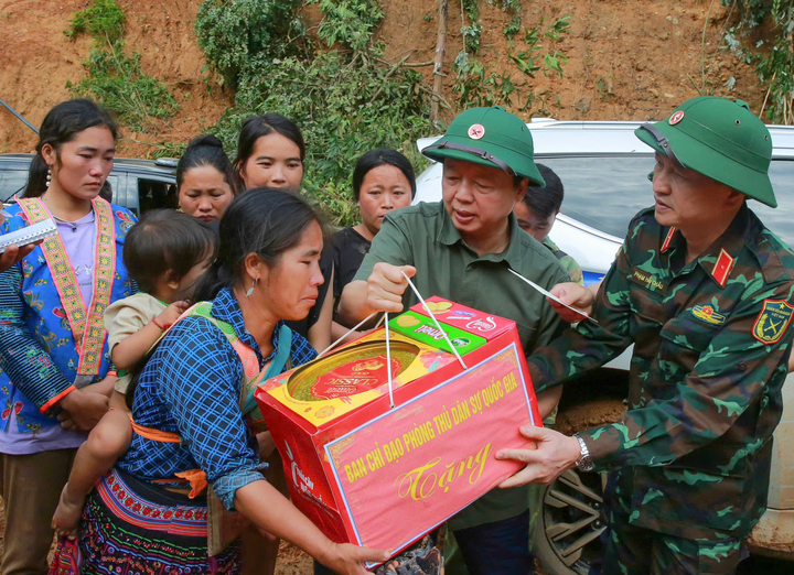 Lũ dữ xé toạc núi rừng, bản làng ở Điện Biên thành biển bùn hoang tàn- Ảnh 11.