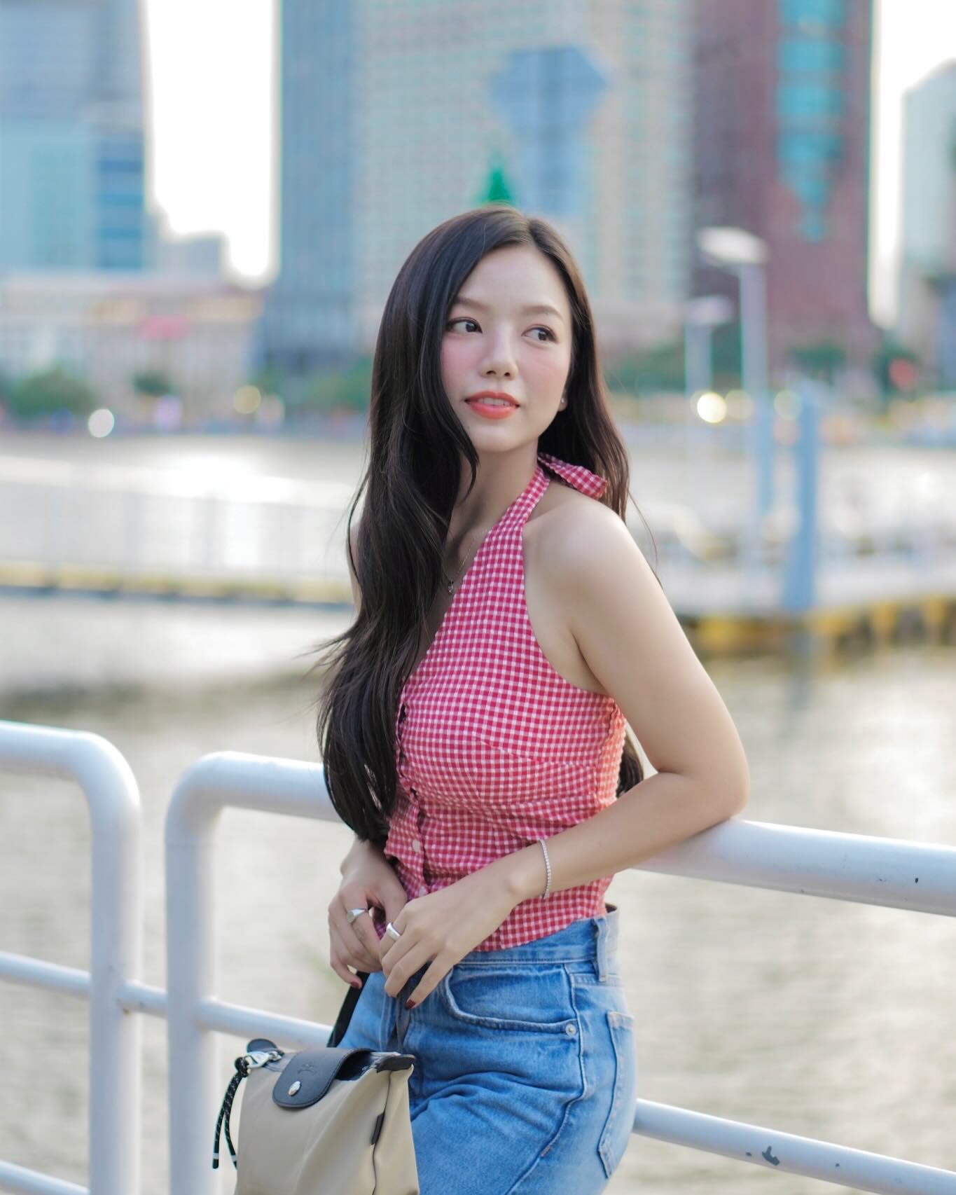 Cô lái đò Hồng của phim Mưa đỏ cao 1m63 và đây là 4 tuyệt chiêu hack dáng giúp nàng luôn mặc đẹp xuất sắc- Ảnh 5.