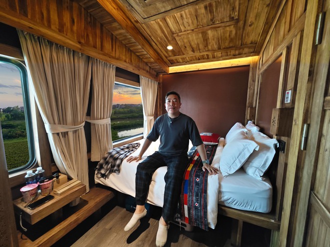 Chuyến tàu đi chưa tới 300km, giá vé từ 800.000 đồng, du khách nhận xét: "Tàu Việt Nam sạch nhất tôi từng đi"- Ảnh 1.