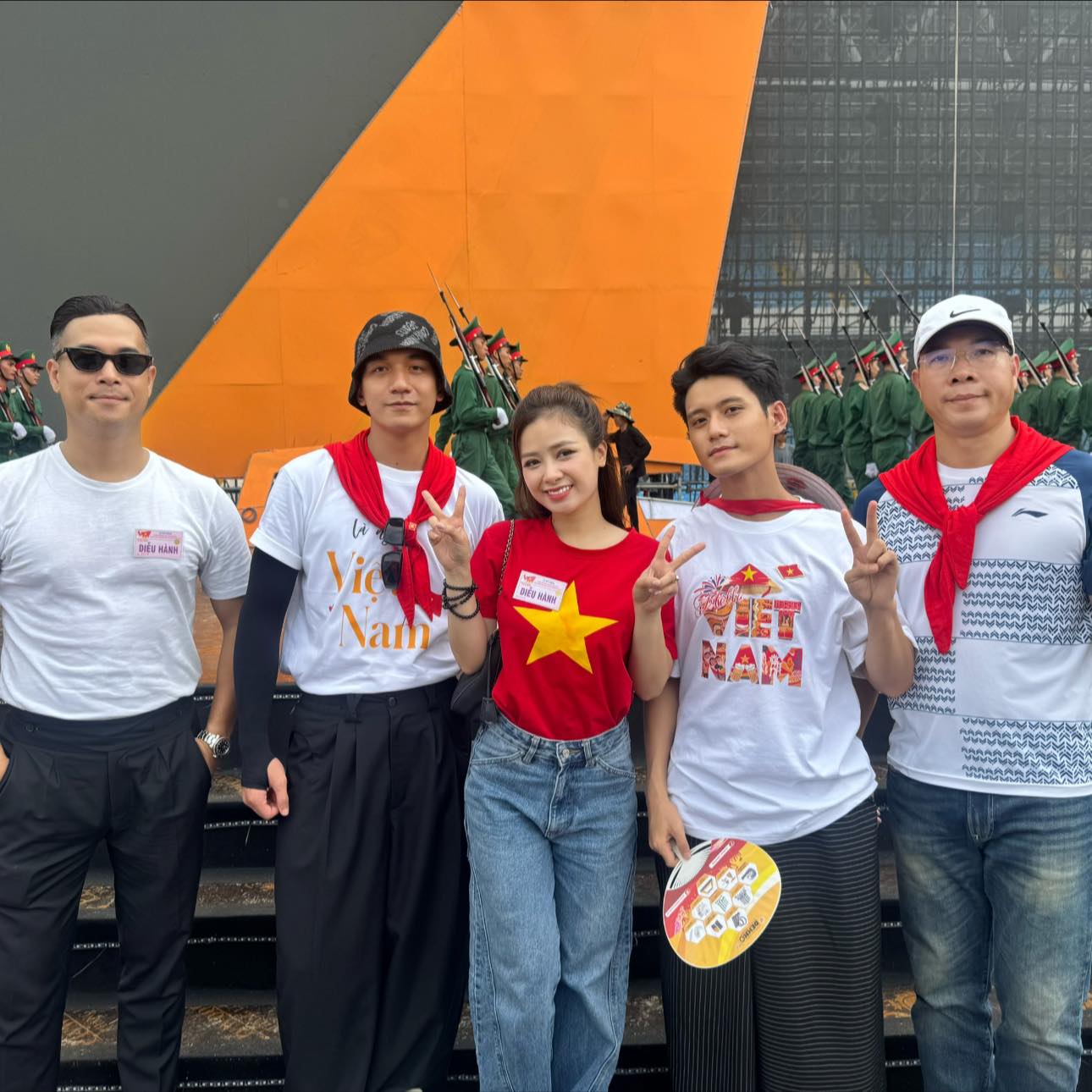 Dàn sao Mưa Đỏ 
