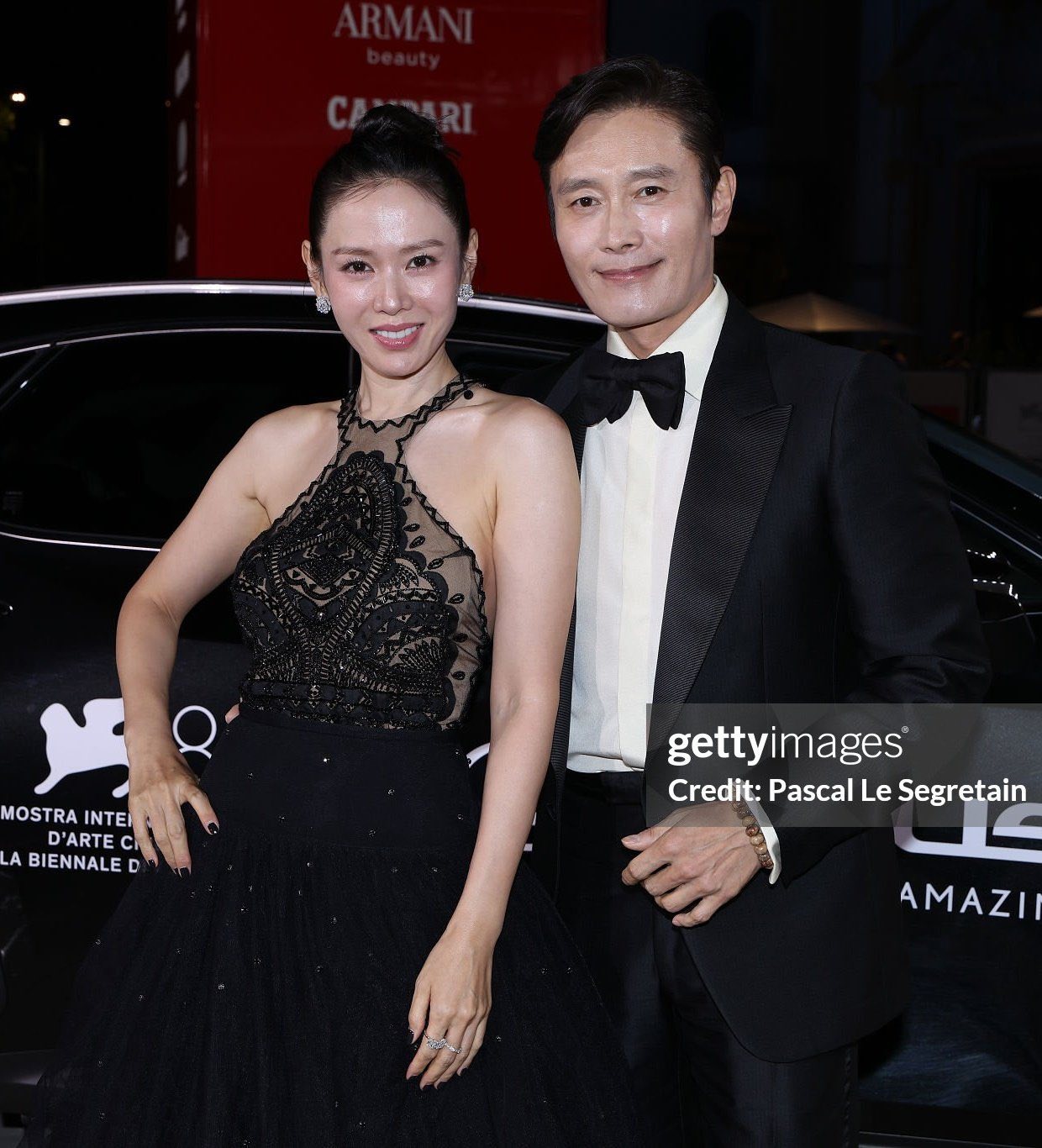 Son Ye Jin bật khóc nức nở giữa hàng trăm người giữa ồn ào ngược đãi sao nhí- Ảnh 4. Son Ye Jin bật khóc nức nở giữa hàng trăm người giữa ồn ào ngược đãi sao nhí- Ảnh 4.