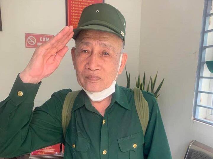 Công an Hà Nội thông báo tìm người thân cho cựu chiến binh đi lạc- Ảnh 1.