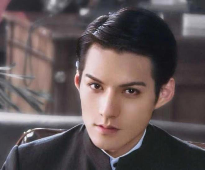 Showbiz có 1 mỹ nam đẹp đến 