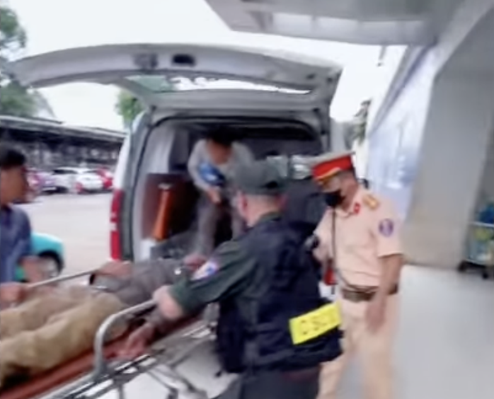 CLIP: Cảnh sát giao thông “mở đường” cứu nạn nhân gặp nạn- Ảnh 1.