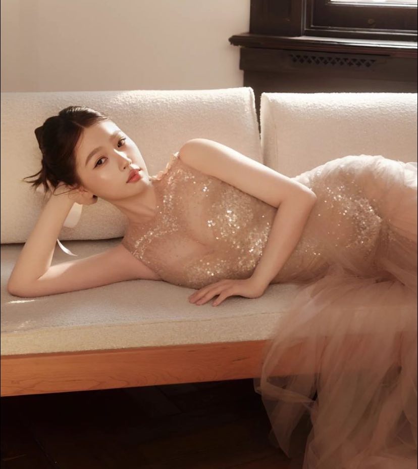 Triệu Lộ Tư là báo ứng của Ngu Thư Hân!- Ảnh 5. Triệu Lộ Tư là báo ứng của Ngu Thư Hân!- Ảnh 5.
