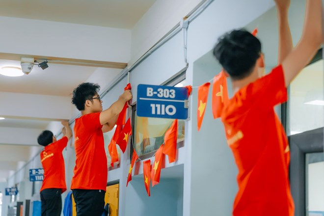 Sắc cờ hoa rực rỡ khắp sân trường, lớp học mừng đại lễ Quốc khánh 2/9- Ảnh 5.