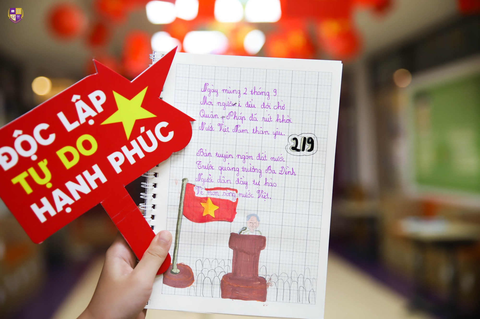 Sắc cờ hoa rực rỡ khắp sân trường, lớp học mừng đại lễ Quốc khánh 2/9- Ảnh 3.