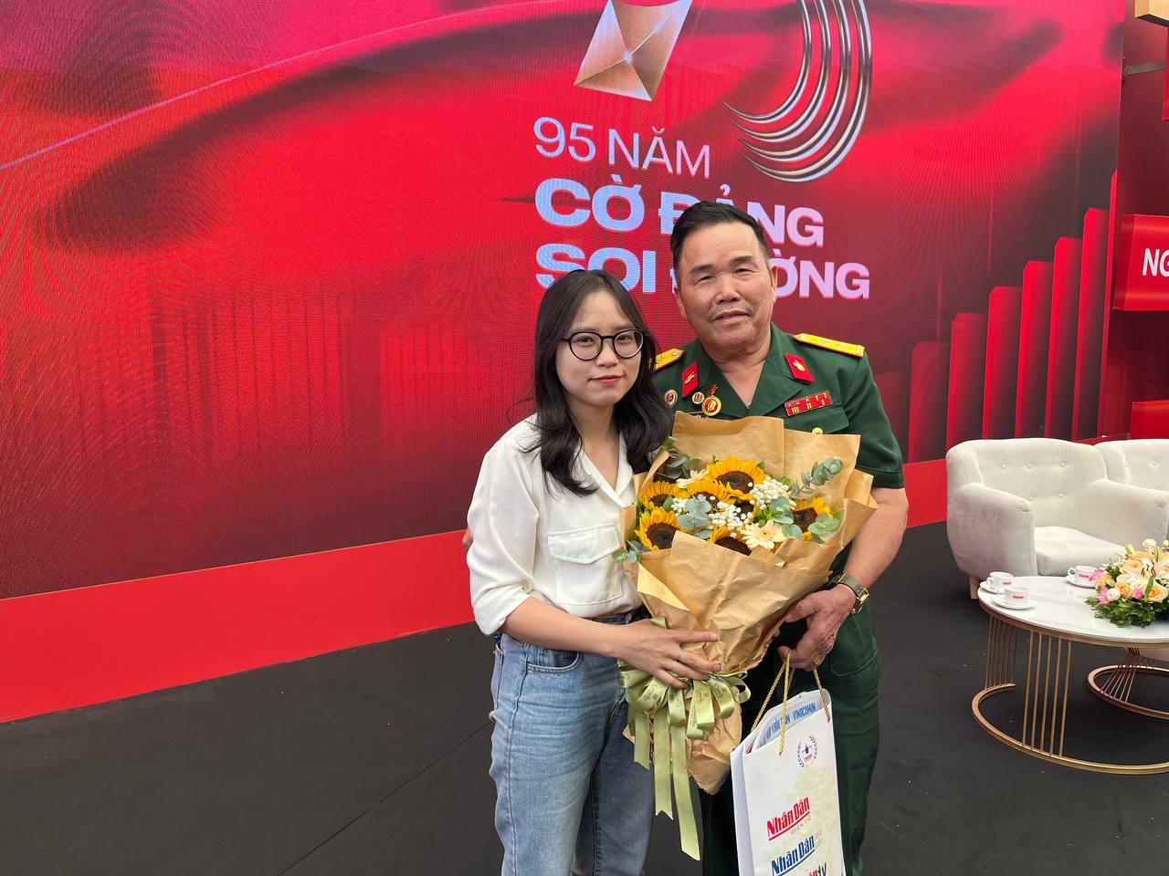 Thế hệ trẻ được truyền lửa khi nghe các bậc lão thành kể về một thời đầy khát vọng độc lập, tự do của cha anh- Ảnh 4.