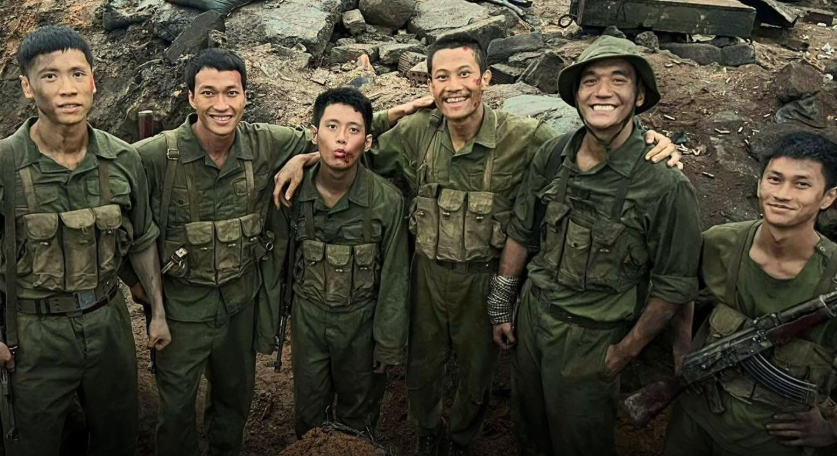 Sự thật đằng sau cảnh quay rùng mình nhất Mưa Đỏ: Nam chính ngứa ngáy không chịu nổi, bị tất cả đồng nghiệp xa lánh- Ảnh 5. Sự thật đằng sau cảnh quay rùng mình nhất Mưa Đỏ: Nam chính ngứa ngáy không chịu nổi, bị tất cả đồng nghiệp xa lánh- Ảnh 5.