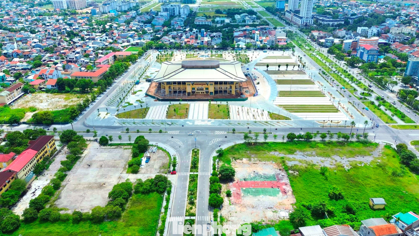 Xem trước h&igrave;nh ảnh quảng trường 200 tỷ ở Huế sắp kh&aacute;nh th&agrave;nh- Ảnh 1.