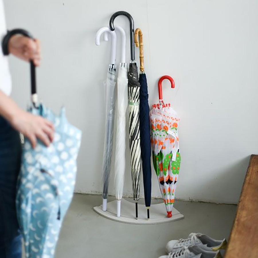 Tủ giày của bạn lúc nào cũng ẩm mốc và bốc mùi? 90% mọi người đều bỏ qua điểm quan trọng này- Ảnh 2.