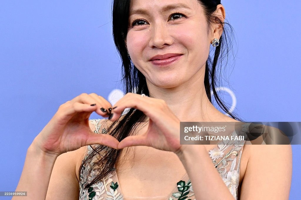 Nhan sắc tuổi 43 của Son Ye Jin dưới ống kính hung thần- Ảnh 5. Nhan sắc tuổi 43 của Son Ye Jin dưới ống kính hung thần- Ảnh 5.